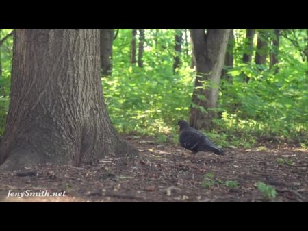 frau nackt im wald