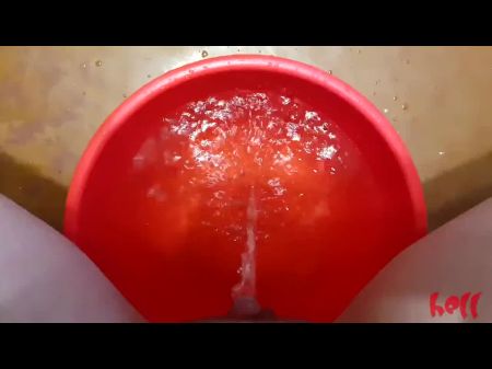 girls pissen über ein liter