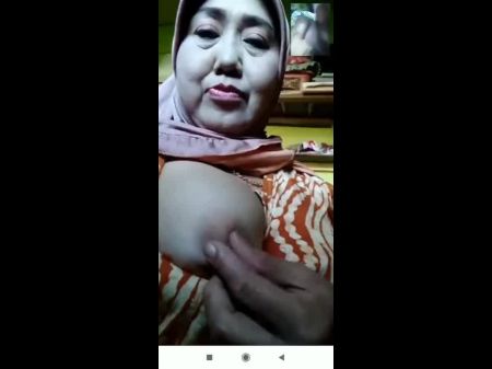 jilbab susu besar menggairahkan