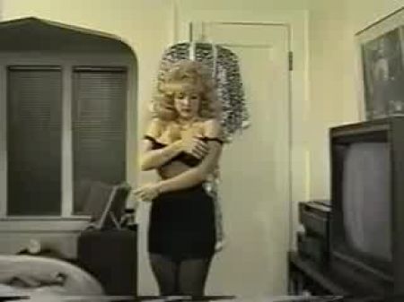 danni ashe naked show