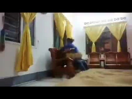 awek montok mendesah